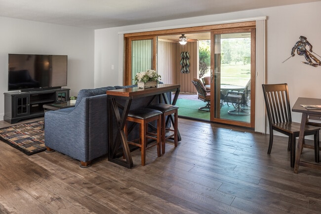 Photo - Furnished Townhouse On Hillcrest Country Club