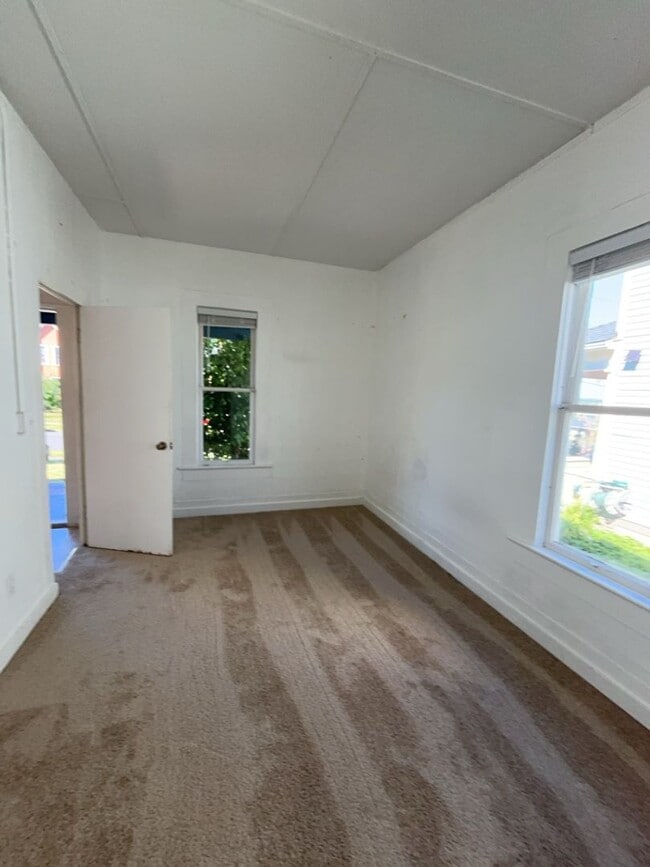 Photo - 4 Bedroom Home for Rent in the York Neighborhood!