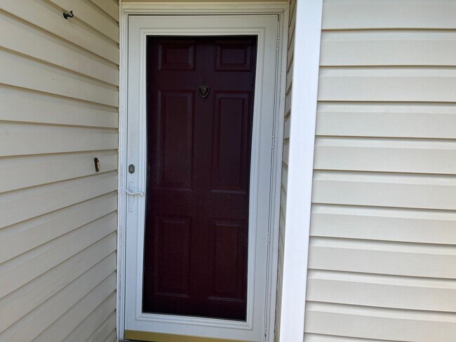 Photo - 1680 Sleepy Hollow Rd NW