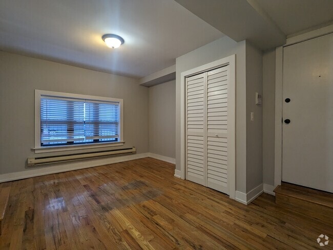 Building Photo - 2842 N Orchard St Rental