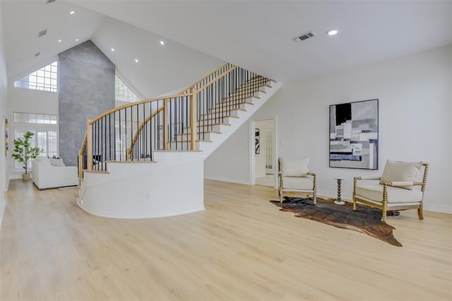 2121 Shari Ln