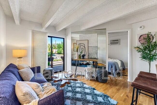 Photo - 100 S Clarkson St Unidad 205