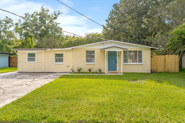 5822 Tampico Rd