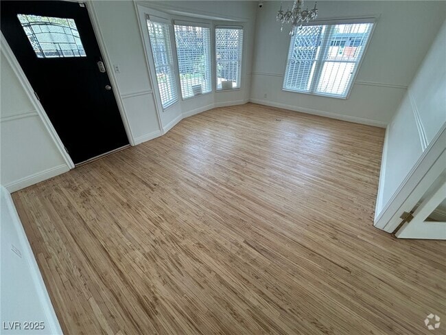 Building Photo - 529 S 10th St Rental