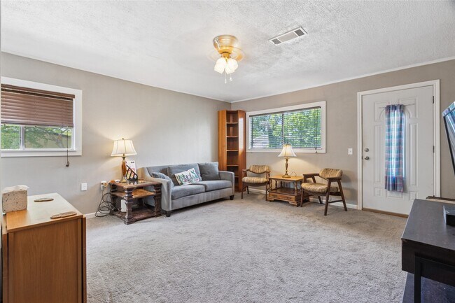 Photo - 4820 Palmetto St Unit True
