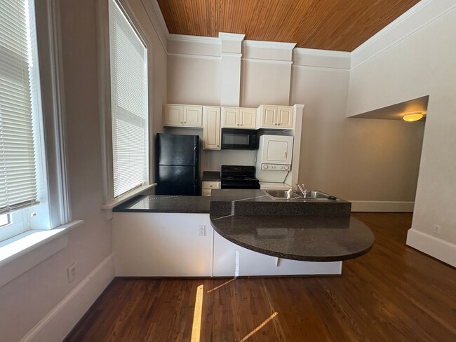 Photo - 490 Poplar St Unit 202