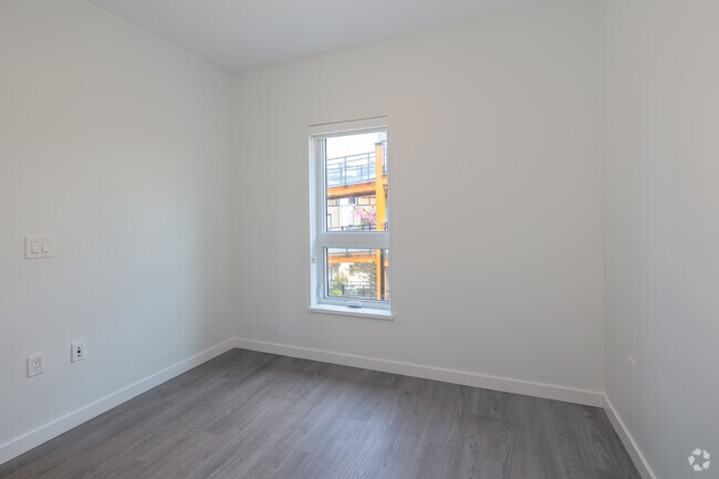 2BR, 2BA - 739SF - Secondary Bedroom