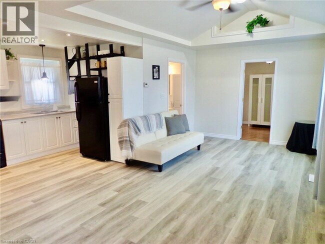 Photo - 562 Beach Blvd