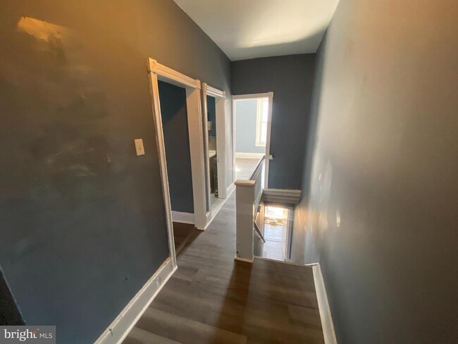 Building Photo - 6625 Lansdowne Ave Rental