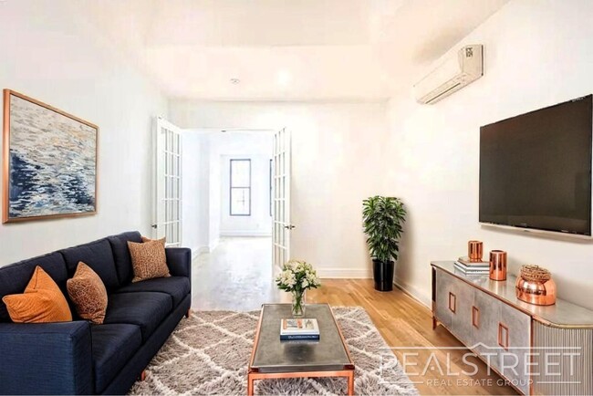 Brand new 2 Bed 2 Bath in Bushwick! - Brand new 2 Bed 2 Bath in Bushwick! Apartment Unit 3L