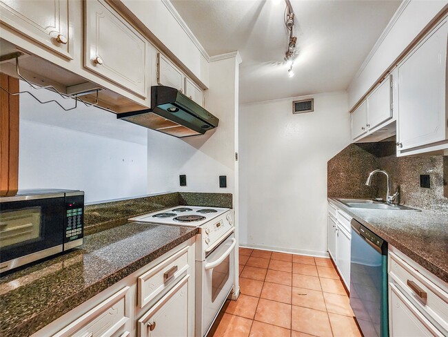 Photo - 3131 Cummins St Unit 15