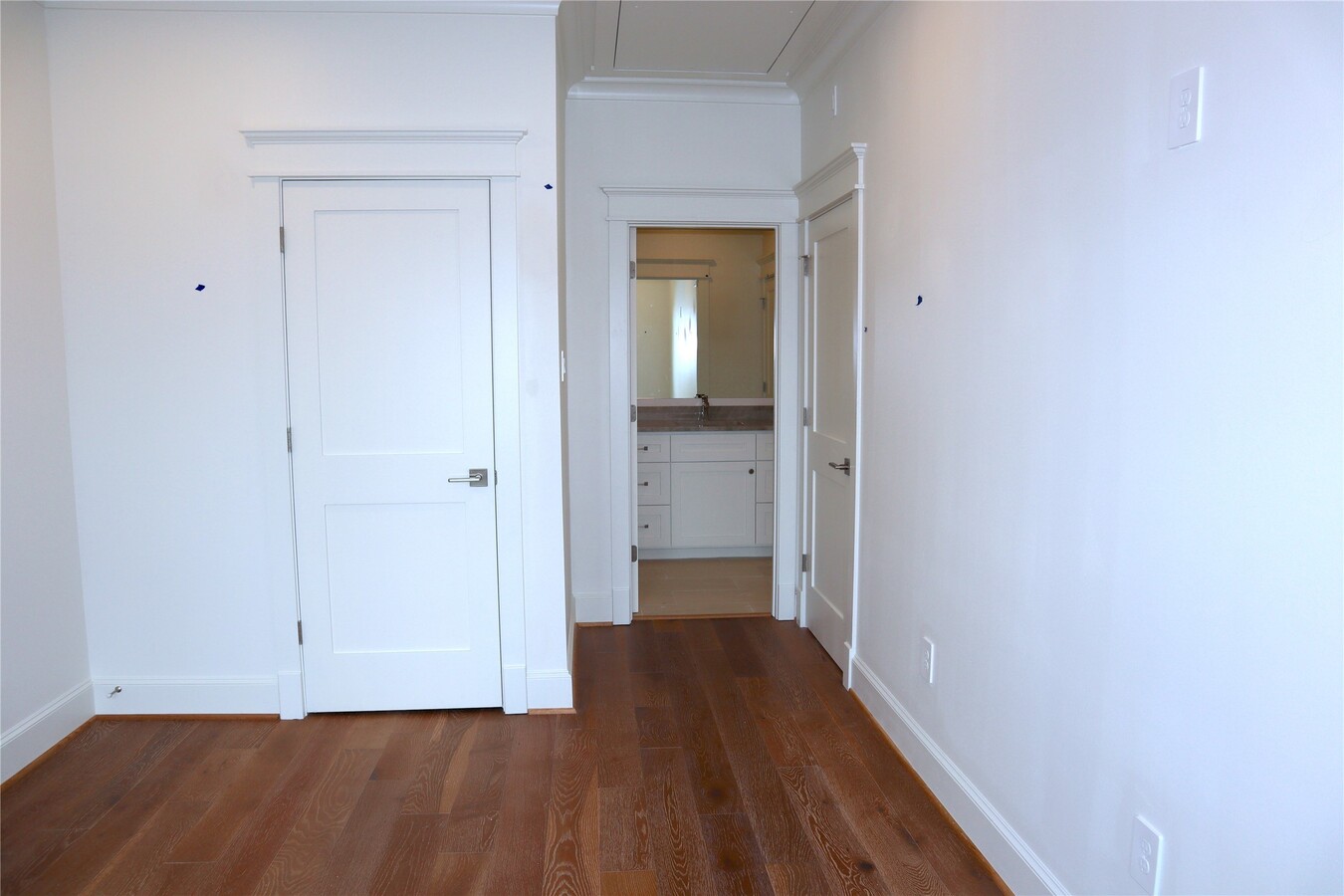 Photo - 1836 Cortlandt St