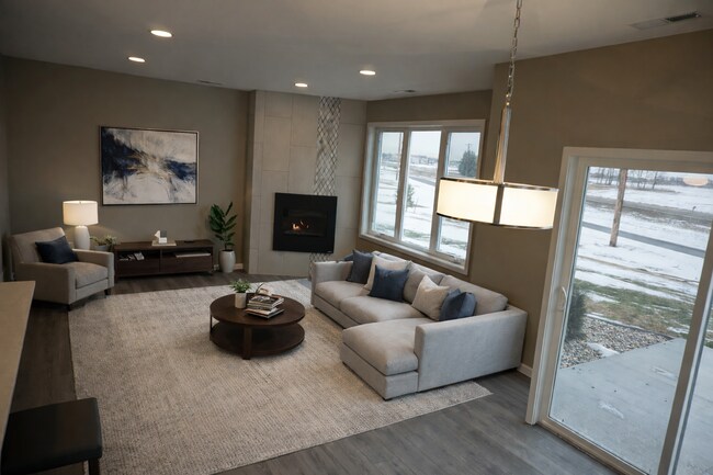 Amplio espacio habitable al lado de la cocina (preparado virtualmente) - 3805 Stacy Dr