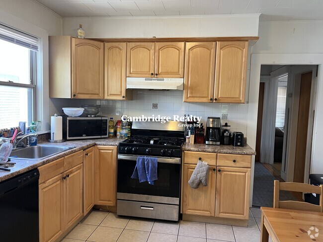 Building Photo - 35 Rose St Unit 2 Rental