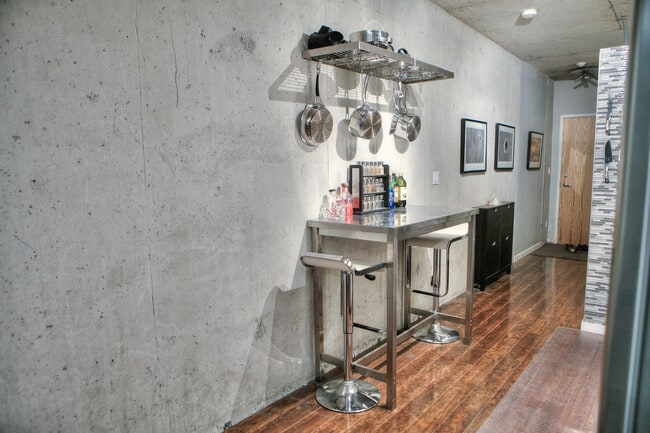 Photo - 150-1150 Sudbury St