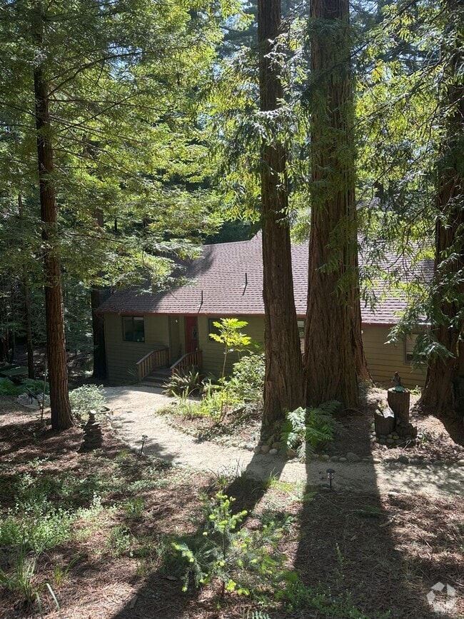 Building Photo - 35060 Woodside Ct Rental