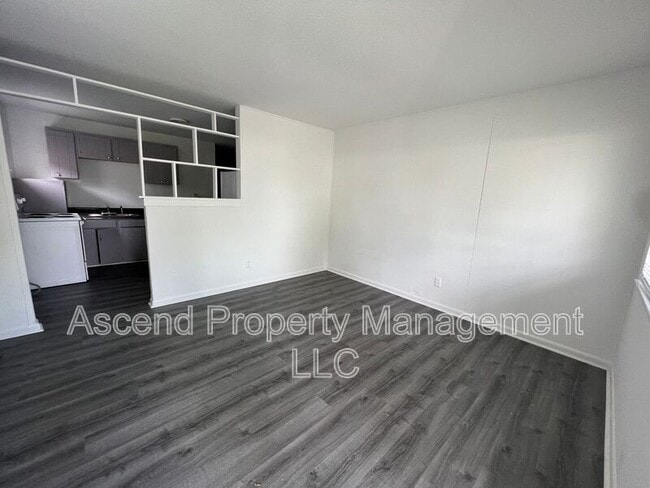 Building Photo - 1206 Sholar Ave Unit B Rental