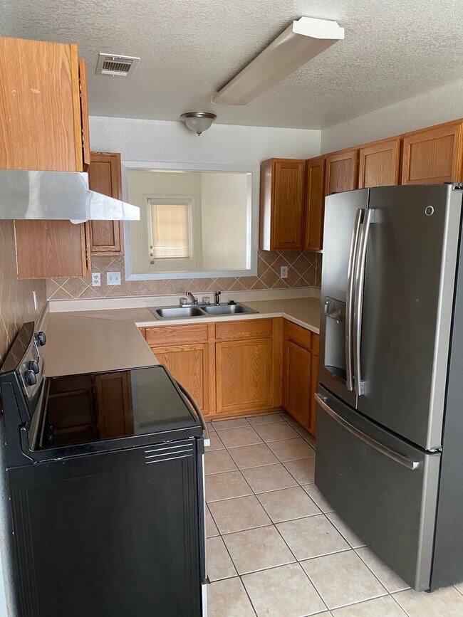 Photo - 2416 Jerome Dr