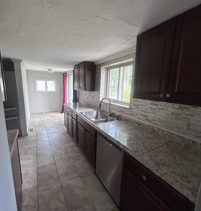 Photo - 32700 Pettibone Rd