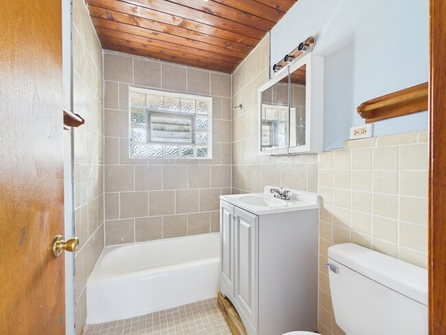 Building Photo - 755 Dulles Rd Unit E