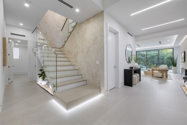 Photo - 807 SW 12th Ave