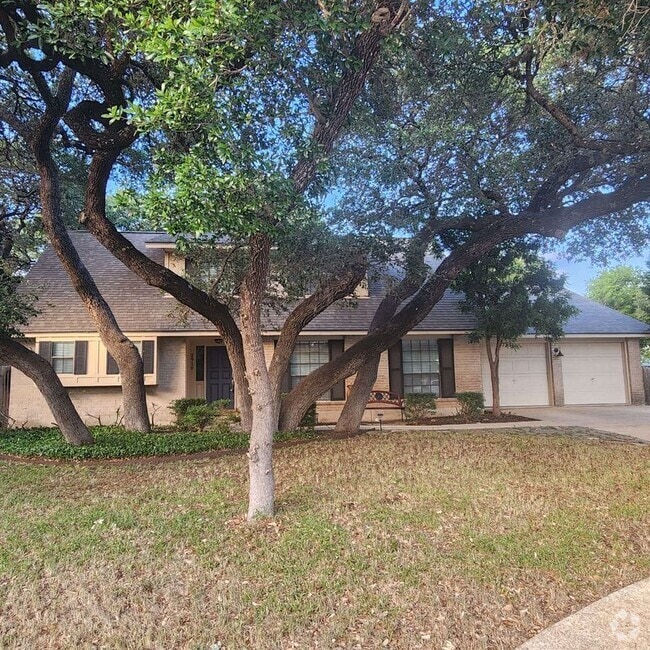 Building Photo - 2910 Bee Cave St Rental