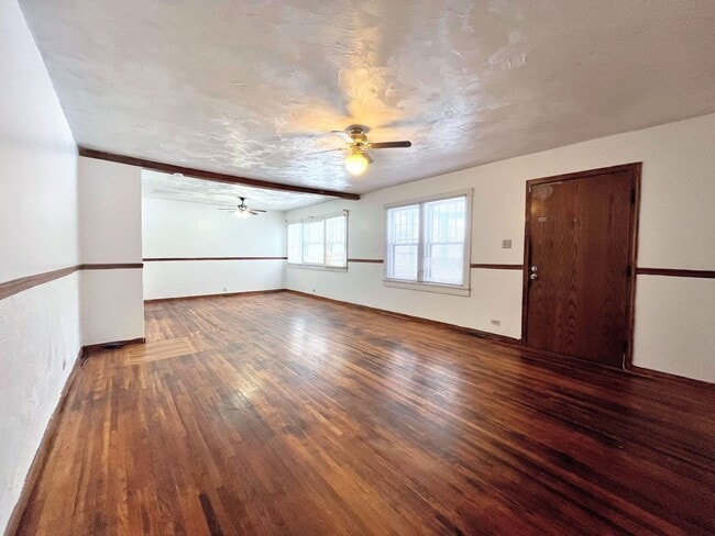 Photo - Bungalow Style 3 bed 2 bath home