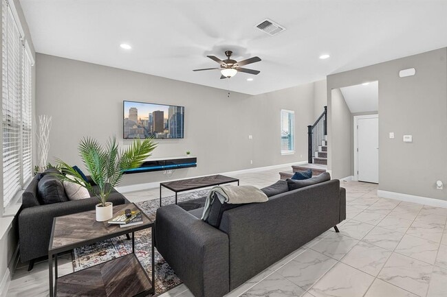 Photo - 15820 Celosia St
