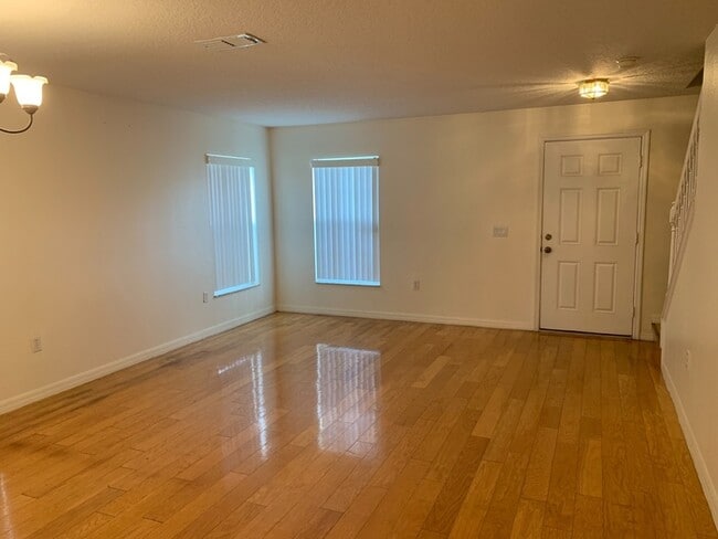 Photo - East Orlando spacious 3 bedrooms home with a large loft.