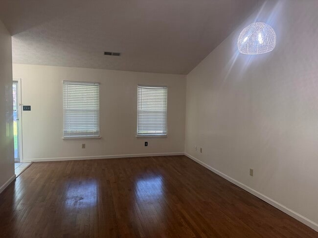 Photo - 837 Ridgebrook Rd