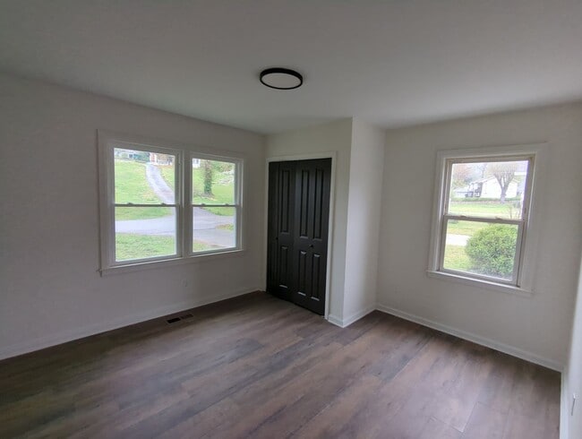 Photo - 109 Signal View St