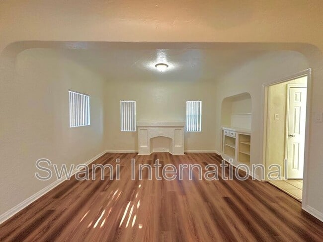 Photo - 2080 Chestnut Ave