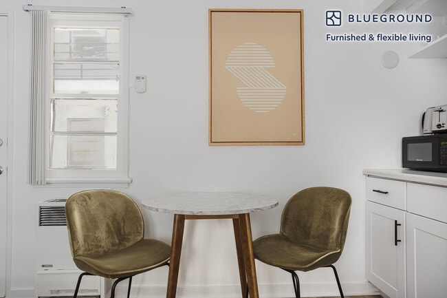 Photo - 944 Tiverton Ave Unidad FL1-ID1219