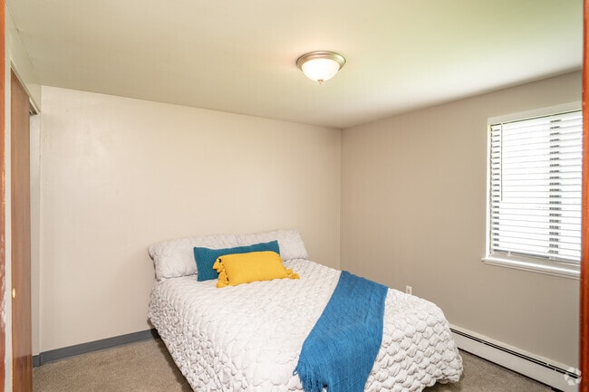 2BR, 1BA - 575SF - Primary Bedroom - Antrim Apartments