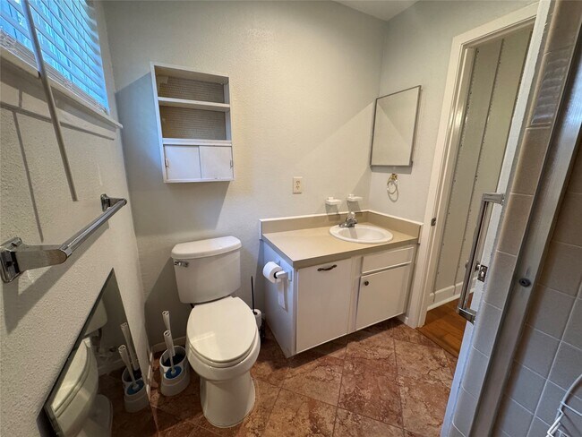 12119 Dunlap St