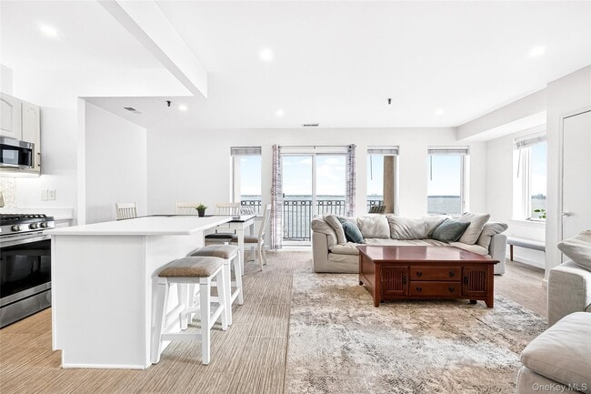 Photo - 1432 Outlook Ave Unit 2