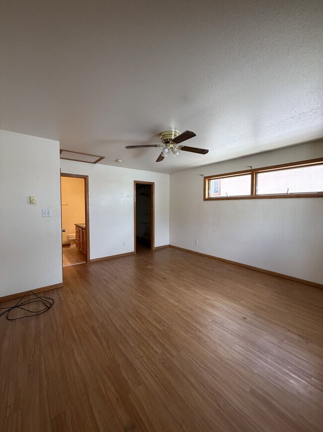 Photo - 1421 Thaxton Ct