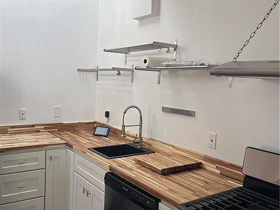 Photo - 1400 Outlook Ave