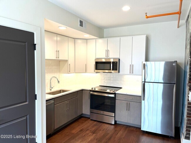 Photo - 935 Franklin St Unit 204