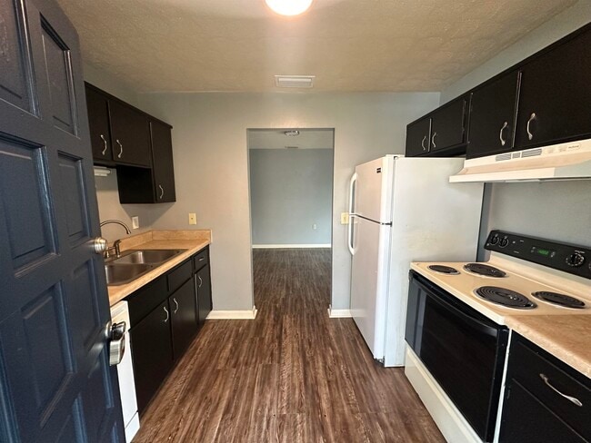 Photo - 1235 Buckingham Dr