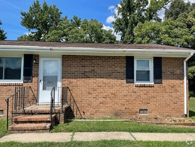 Building Photo - 1633-35 N Valor Dr Unit A Rental