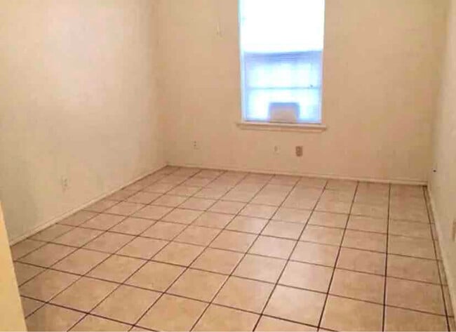 7648 Windsor Oaks