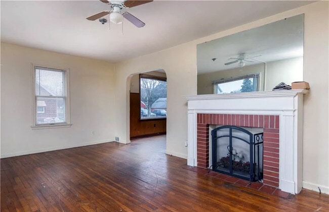 Photo - 902 E Boston Ave