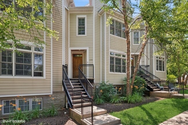 Photo - 3252 Thayer St Townhome
