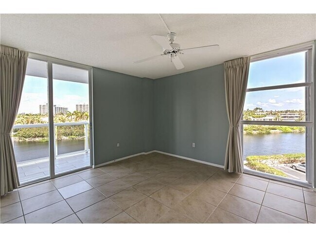 20505 E Country Club Dr Unit 431