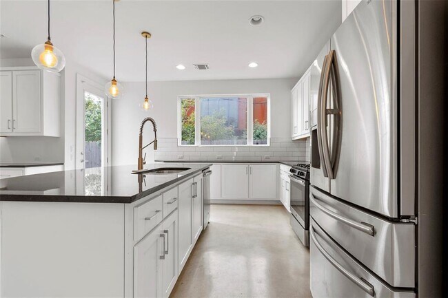 Photo - 1145 Shady Ln