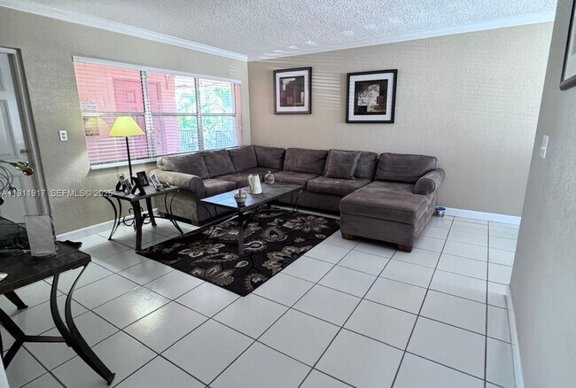 Photo - 2451 NE 49th St Unidad 213