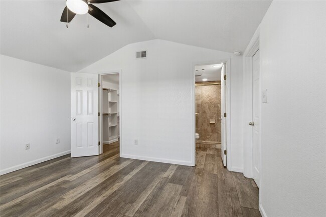 Photo - 5515 Avenue R