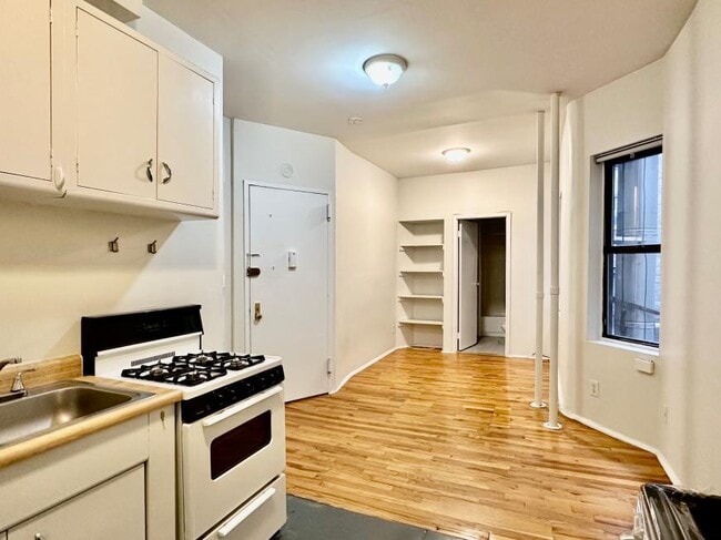 Photo - 2 bedroom in NEW YORK NY 10019 Unit 1D