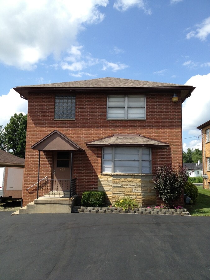 437 Dewey - 437 Dewey St Unit 2